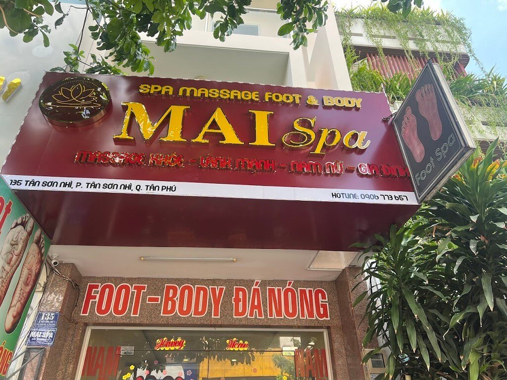 Biển hiệu Mai Spa, chuyên massage chân và cơ thể tại quận Tân Phú, TP. Hồ Chí Minh.