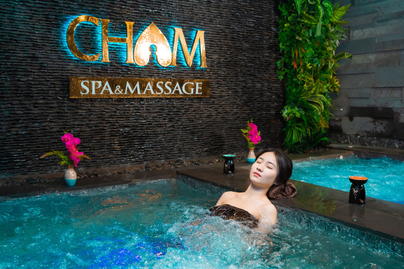 Cham Spa Massage