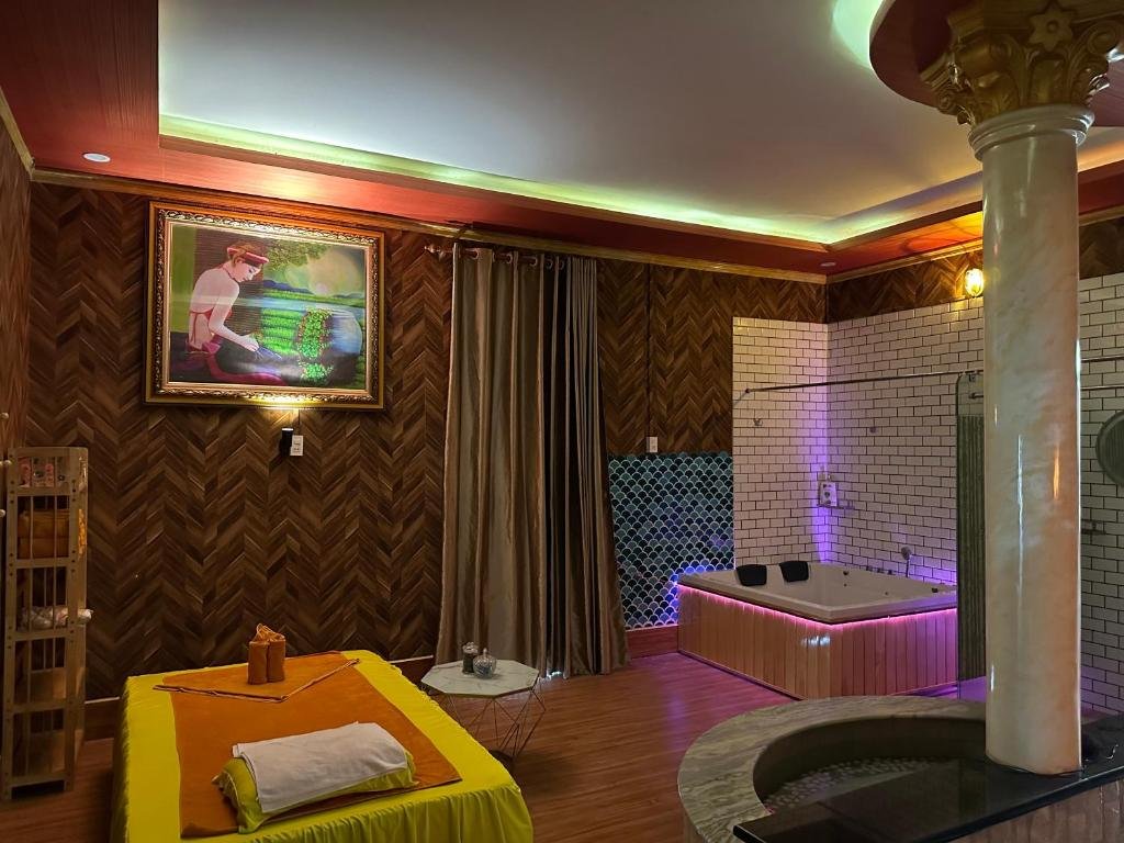 Hotel Massage Riverside