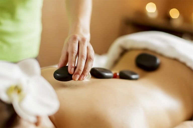 Massage Body Đá Nóng: Công Dụng Và Cách Thực Hiện Hiệu Quả