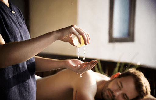 huong dan cach nuru massage tai nha cho cac cap doi