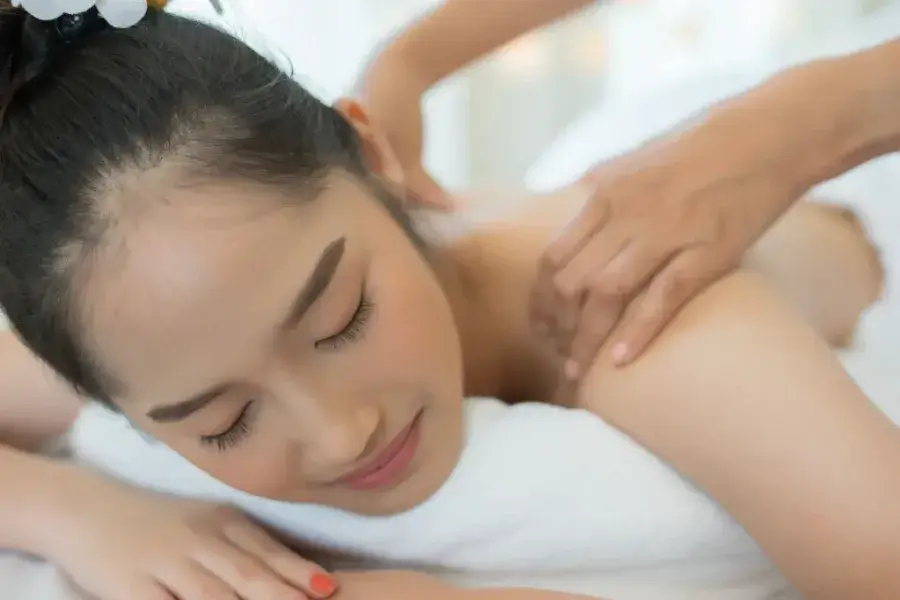 Massage Khiếm Thị Hoàng Linh: Liệu pháp massage chuyên sâu, phục hồi năng lượng và tinh thần sau những ngày làm việc căng thẳng.