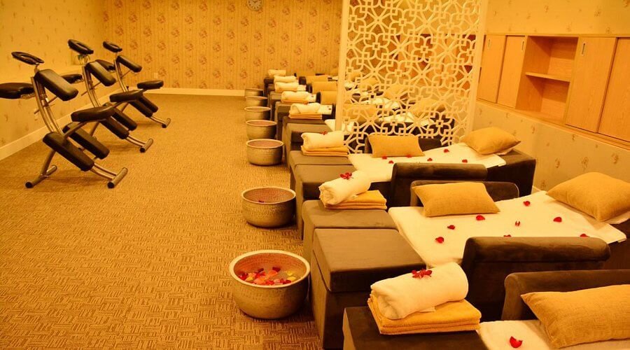 Thư giãn tại Massage & Spa Hoàng Long, địa điểm massage quận 8 mở cửa 24/24.