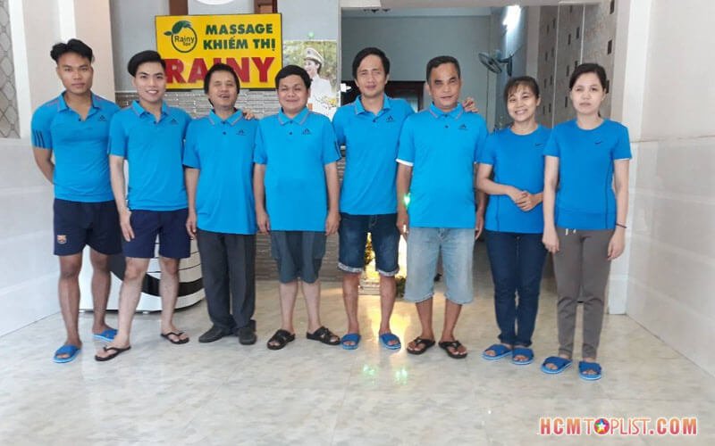 Tận hưởng sự thư thái tại Rainy Spa với đội ngũ kỹ thuật viên chuyên nghiệp, mang lại trải nghiệm đáng nhớ.