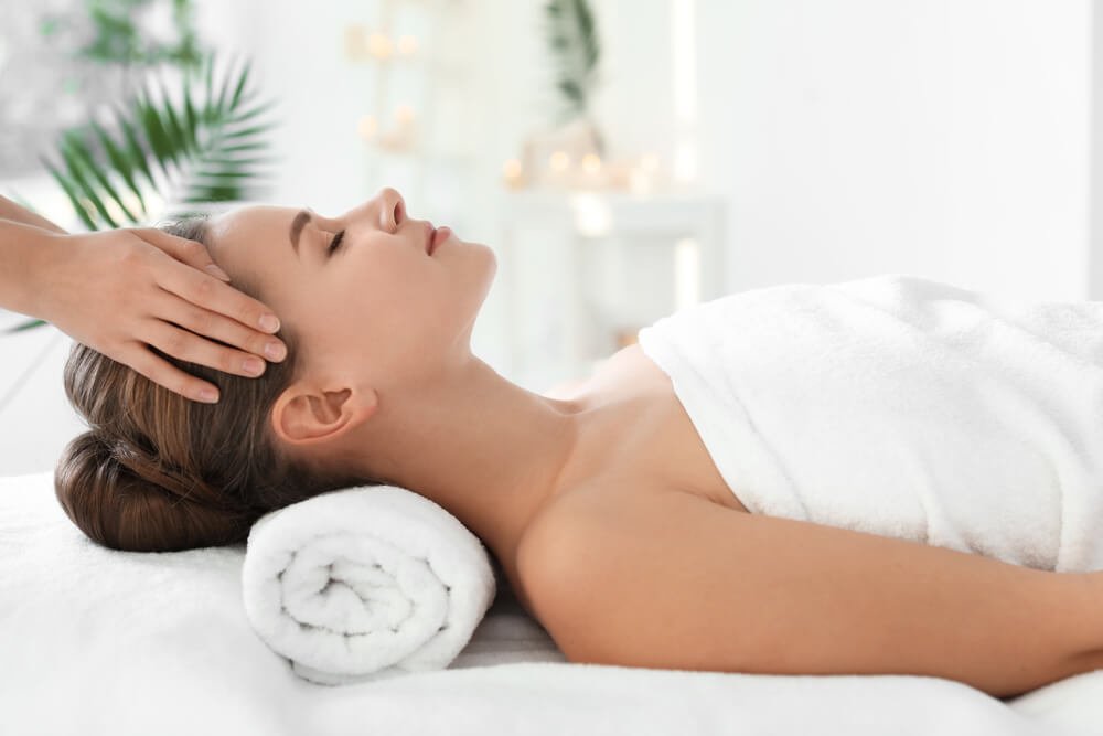 Tận hưởng không gian làm đẹp và dịch vụ massage Cà Mau chuyên nghiệp tại Skin69 Beauty.