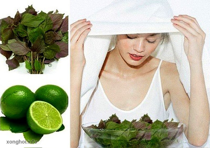Người dùng trùm khăn, xông mặt bằng lá tía tô và chanh. Bên trái là hình ảnh lá tía tô và chanh tươi.