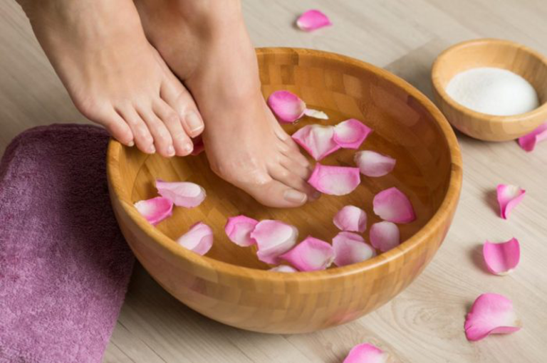 Ngâm Chân Thải Độc: 8 Bí Quyết Làm Sạch Và Thư Giãn