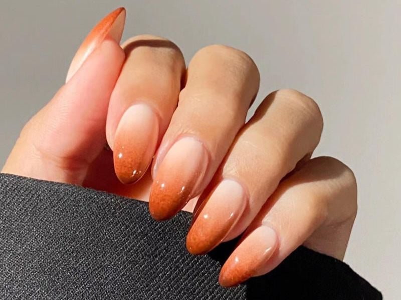 Top 10+ Mẫu Nail Màu Cam Đất Đẹp Sang Trọng, Hiện Đại 6 ombe