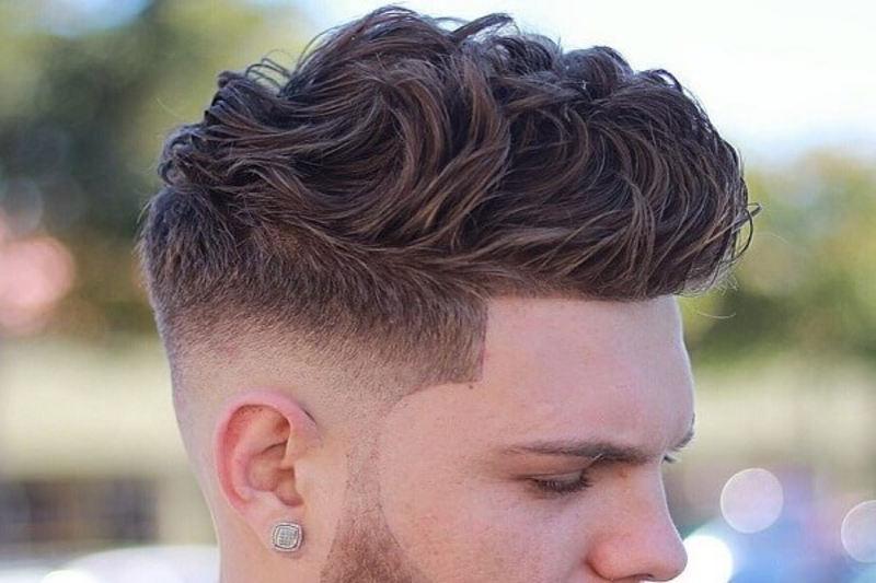 Kiểu tóc undercut cho nam mặt tròn uốn sóng