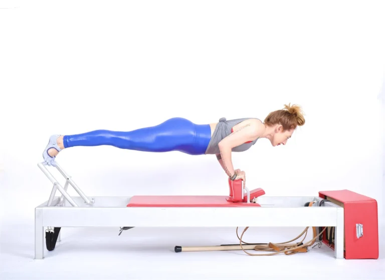 Pilates Reformer: Nâng tầm sức mạnh với Control Push Ups Front đỉnh cao