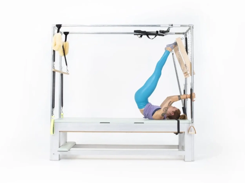 bai-tap-pilates-tower-with-push-thru-bar-tren-cadillac-2-1 Lợi ích của bài tập Tower with Push Thru Bar trên Cadillac
