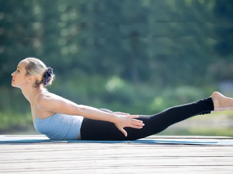 cach-tap-pilates-tang-chieu-cao-hieu-qua-4-1 Bài tập 3: Tư thế châu chấu