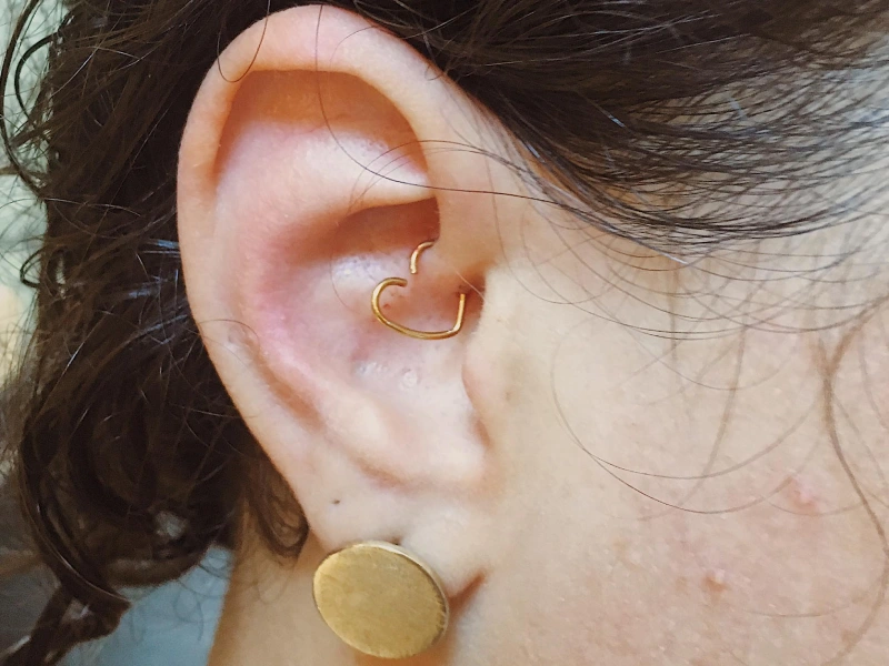 Xỏ Khuyên Hải Phòng: Khám Phá 5 Địa Chỉ Vàng Chuyên Nghiệp, An Toàn Tuyệt Đối 3 Xỏ khuyên tai tại Ròi Piercing.