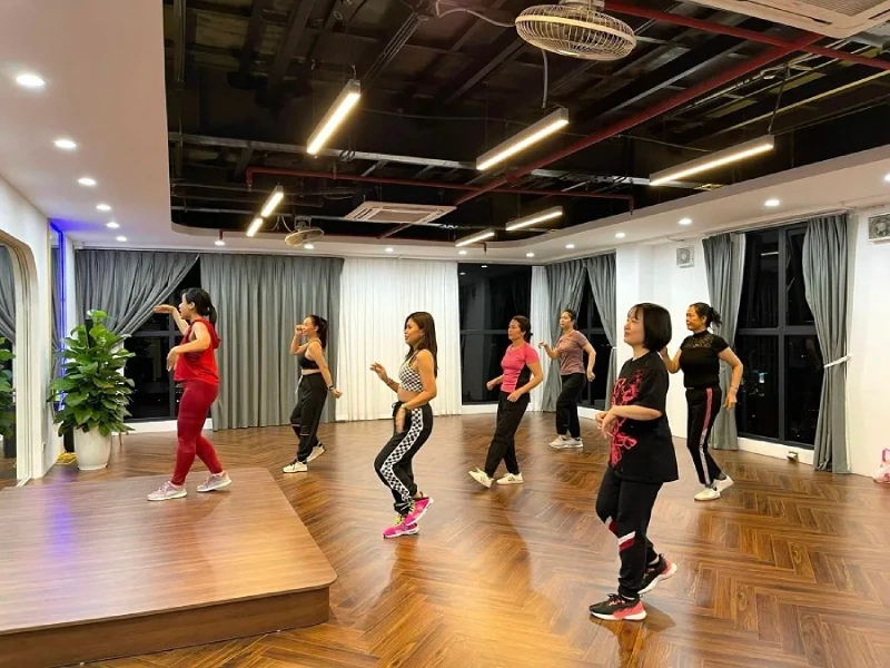 Lớp Aerobic tại Top Fitness Yoga & Pool
