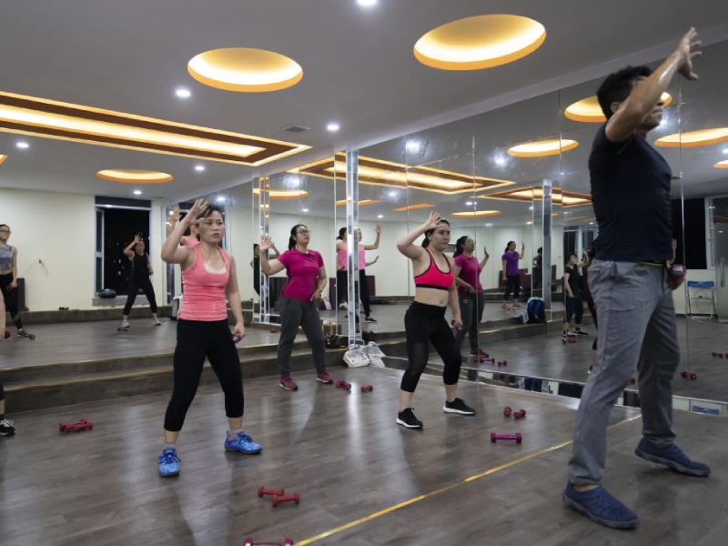 Lớp aerobic tại Gymaster Center - Fitness & Yoga