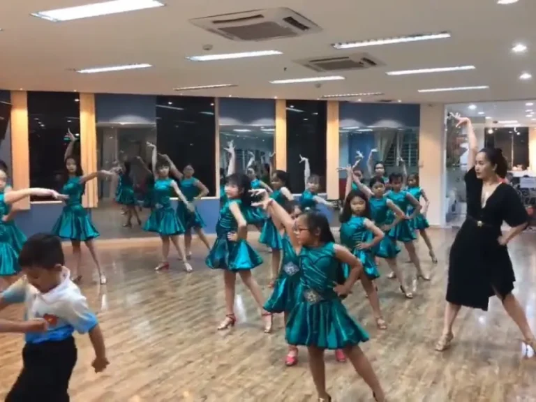 Trung tâm dạy khiêu vũ TPHCM: 11 địa chỉ uy tín chắp cánh đam mê vũ điệu