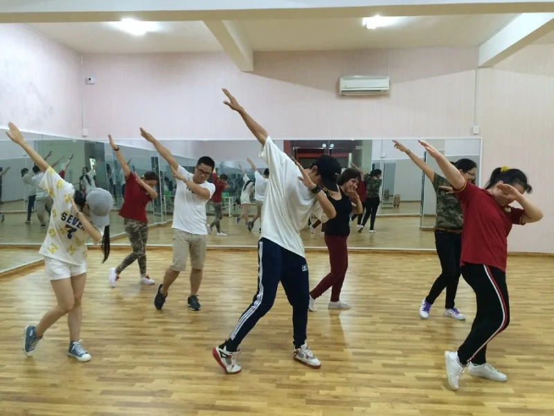 Cung VHLĐ Hữu nghị Việt Tiệp - Lớp nhảy hiện đại tại hải phòng giá cả hợp lý